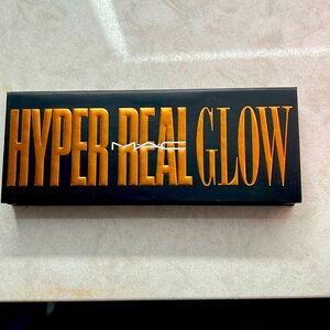 MAC Hyper Real Glow Palette